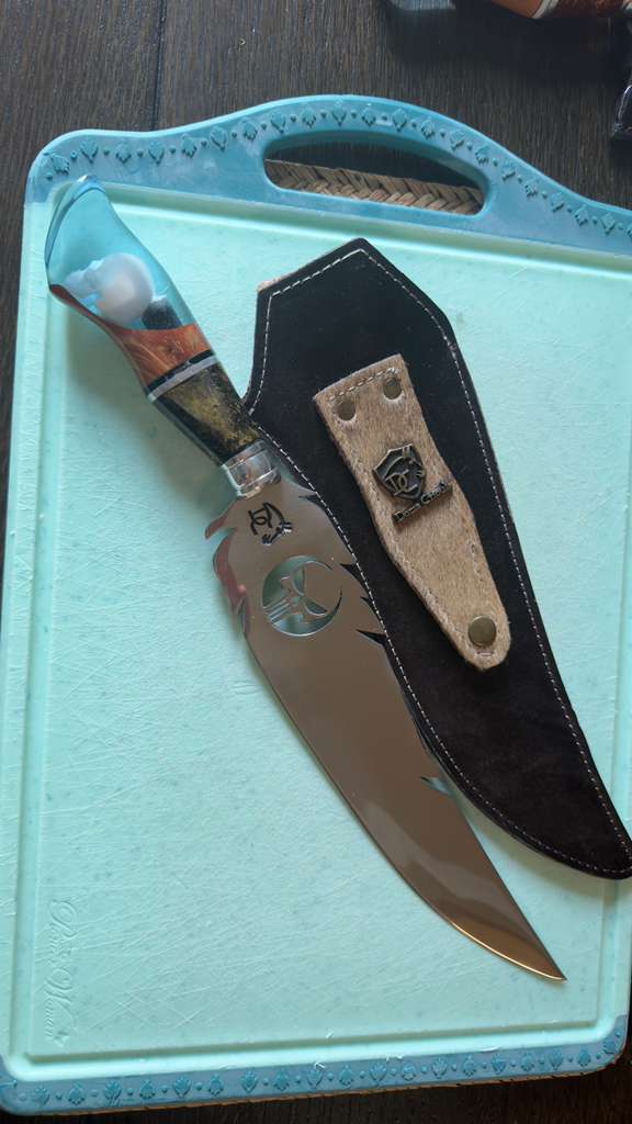 Handmade 10” Knife – Skull Blade Edition